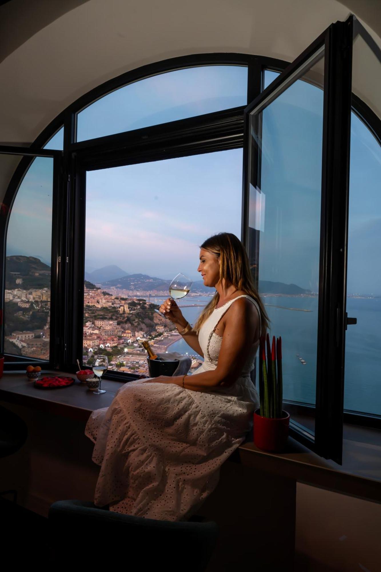 Kemi Luxury Suites Vietri エクステリア 写真